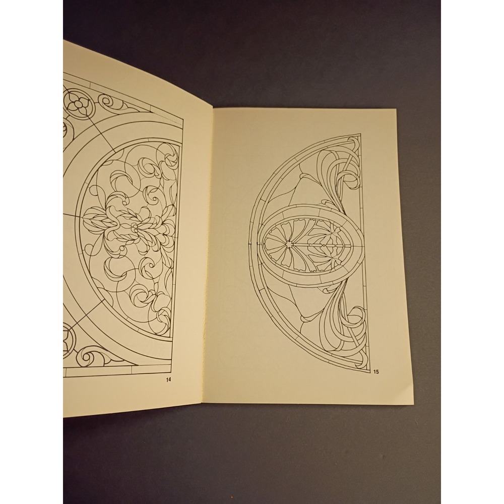 Patterns & Designs in Stained Glass Pattern Book - Picture 2 of 4